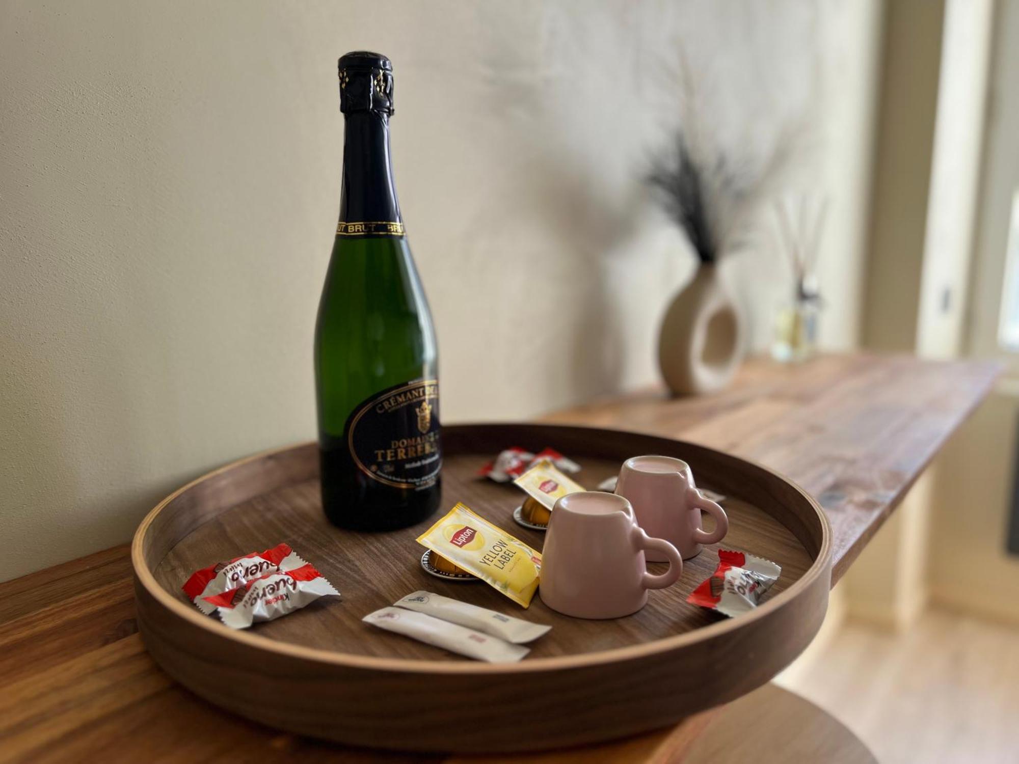 Harmony Room Suite Avec Balneo 昂热 外观 照片